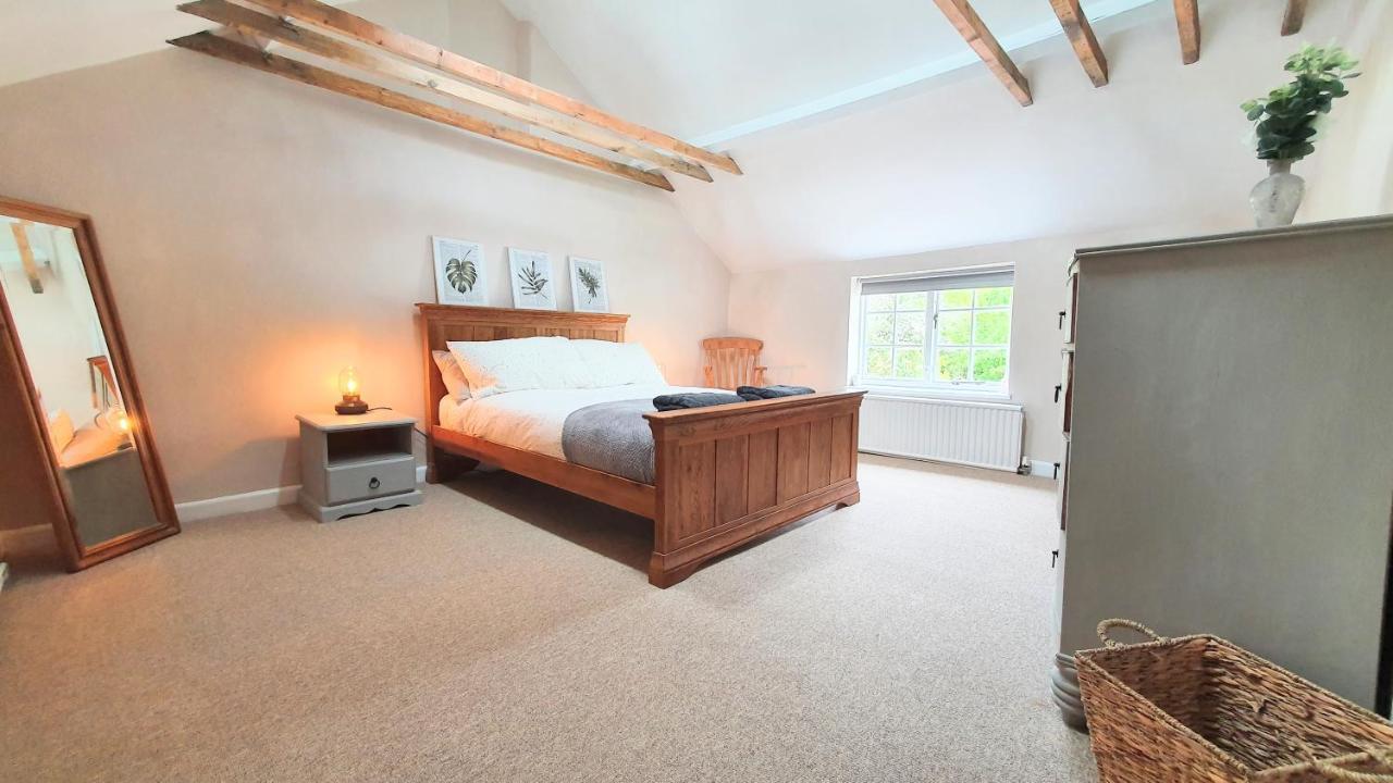 Glenfield Cottage - Secluded Luxury Deep In The Oxfordshire Countryside Wilcote Exterior photo